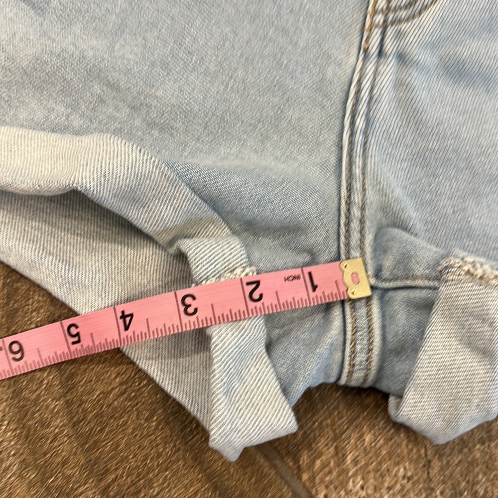 KanCan Ultra High Rise Mom Shorts Size 27 Light Wash Cuffed Denim - Picture 9 of 13